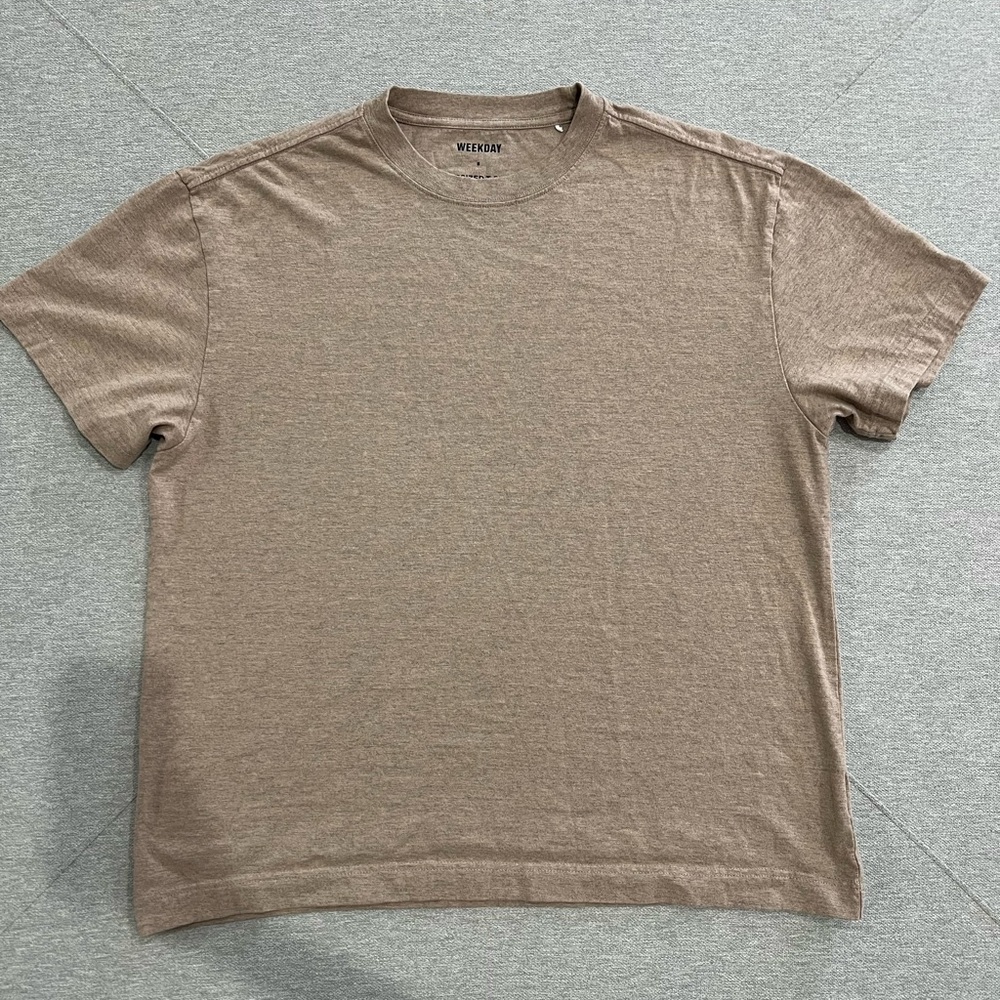 Tan Weekday men’s t-shirt
